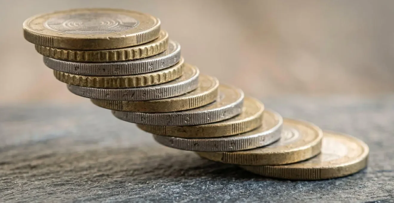 Représentation visuelle de l'accumulation des frais de gestion sur la performance d'un investissement