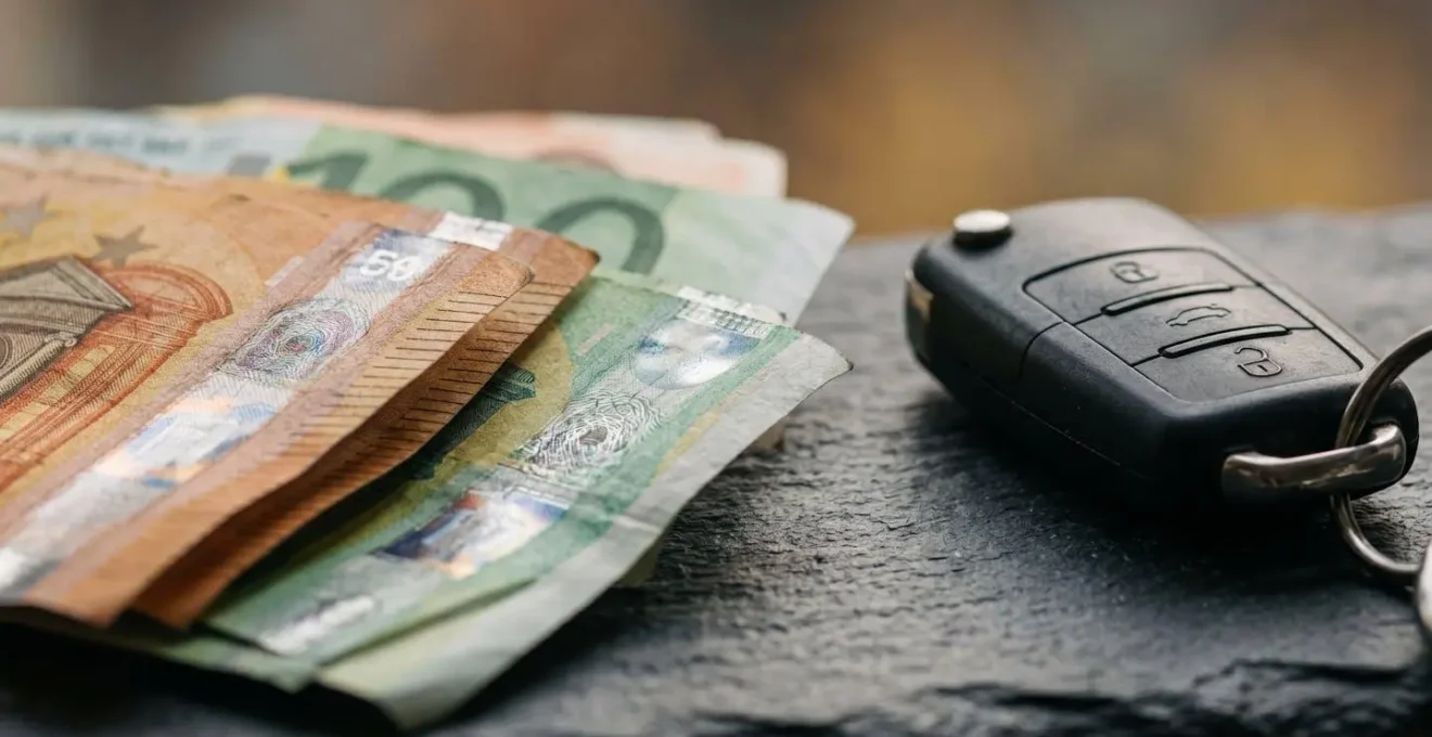 Stratégies concrètes pour réduire le coût d'une assurance auto après résiliation